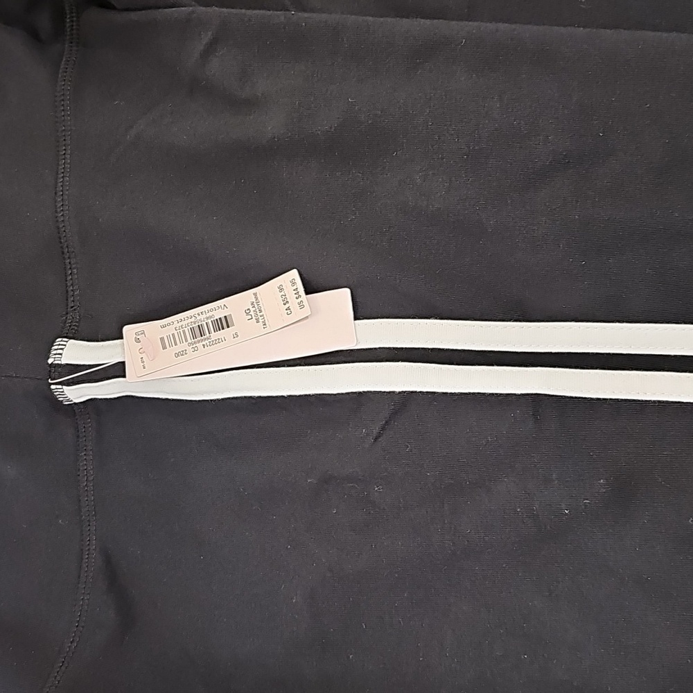 Black Leggings with White Stripe from Victoria's Secret - Picture 9 of 10
